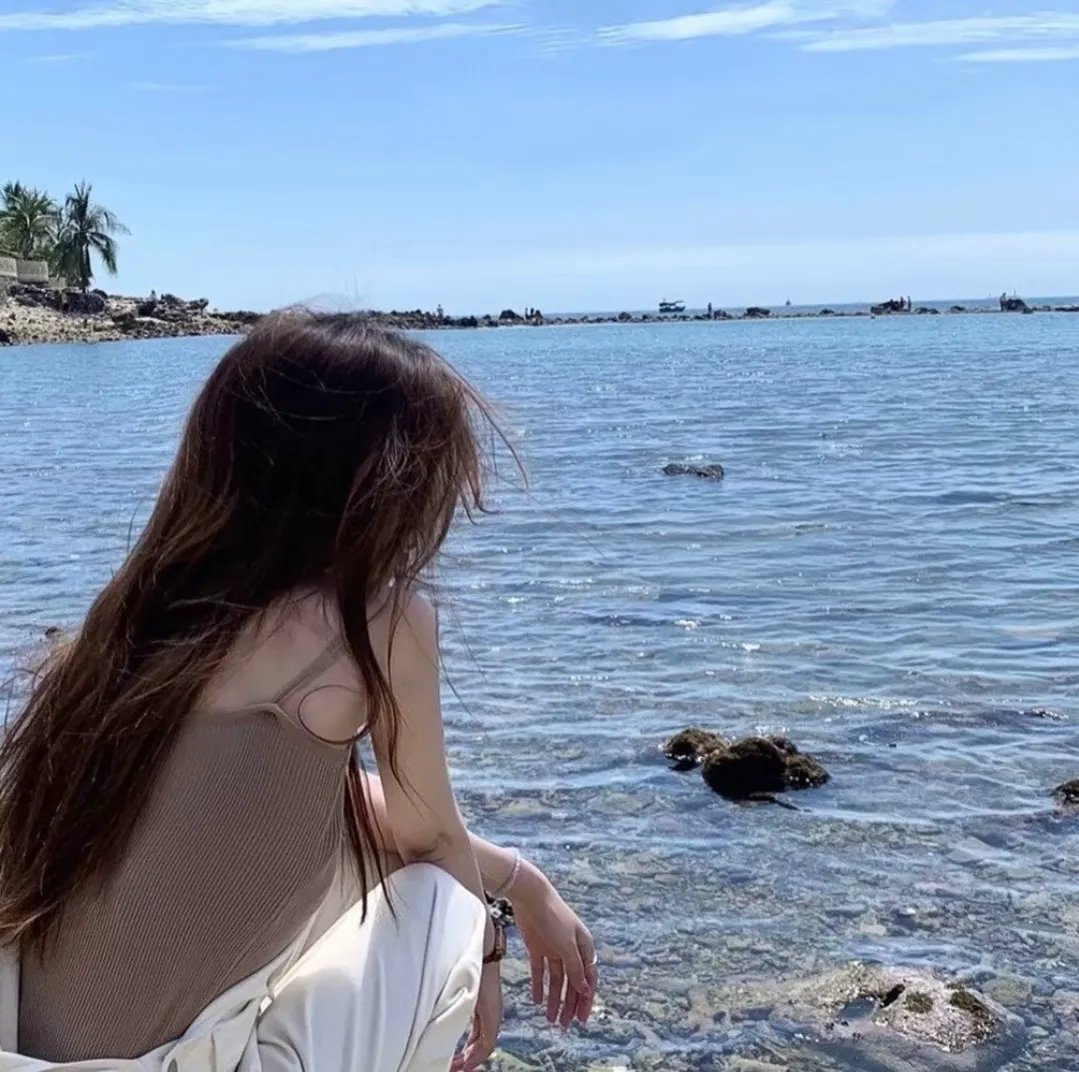 离婚后，我被三个高富帅哥哥团宠了